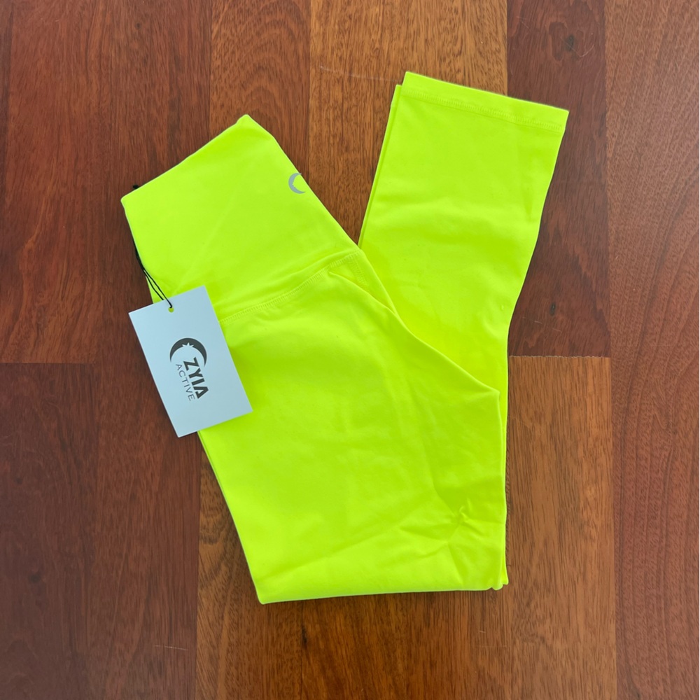 ZYIA Neon Yellow Capri Legging. XS. NWT